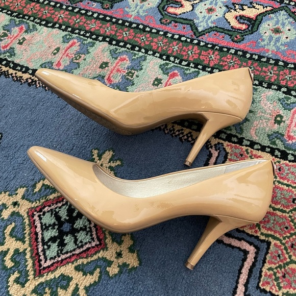 Michael Kors Nude Pumps - Picture 3 of 5